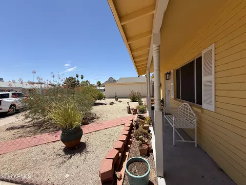 Exterior - 2354 E Betty Elyse Ln, Phoenix, AZ 85022 photo 5 of 8