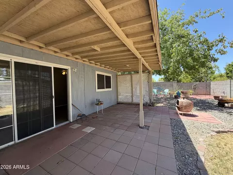 Exterior - 2354 E Betty Elyse Ln, Phoenix, AZ 85022 photo 1 of 8