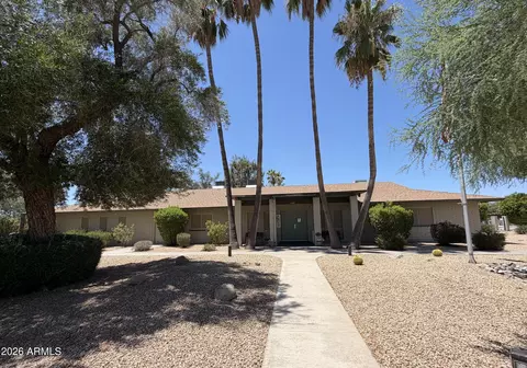 Exterior - 2354 E Betty Elyse Ln, Phoenix, AZ 85022 photo 8 of 8