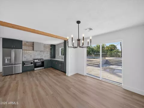 Dining - 1712 E Whitton Ave, Phoenix, AZ 85016 photo 1 of 3