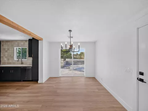 Dining - 1712 E Whitton Ave, Phoenix, AZ 85016 photo 2 of 3