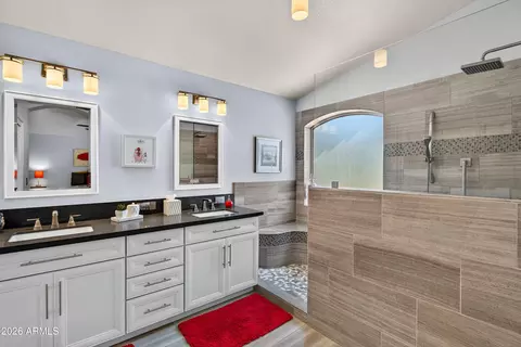 Bath - 337 E Sherri Dr, Gilbert, AZ 85296 photo 2 of 5