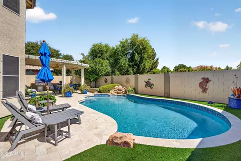 Exterior - 337 E Sherri Dr, Gilbert, AZ 85296 photo 5 of 8