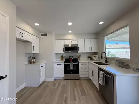 1491 W Mohawk Ln, Phoenix, AZ 85027