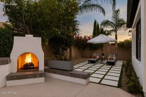 Exterior - 2989 E Comstock Dr, Gilbert, AZ 85296 photo 3 of 4