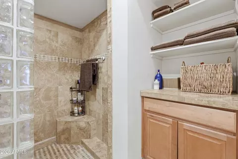 Bath - 4713 E Monte Way, Phoenix, AZ 85044 photo 4 of 7