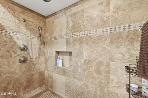 Bath - 4713 E Monte Way, Phoenix, AZ 85044 photo 3 of 7