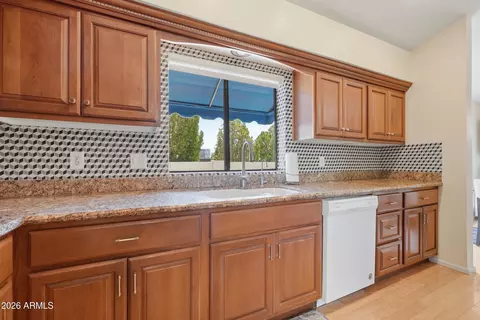 Kitchen - 4713 E Monte Way, Phoenix, AZ 85044 photo 4 of 4