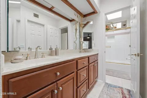 Bath - 4713 E Monte Way, Phoenix, AZ 85044 photo 6 of 7