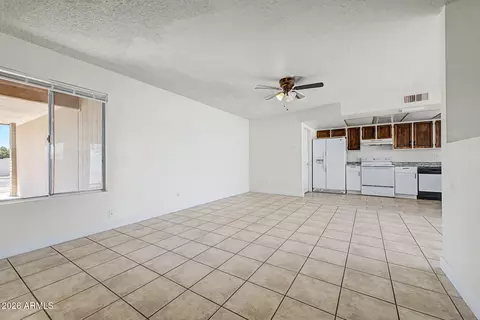 Living - 4447 N 77th Dr, Phoenix, AZ 85033 photo 4 of 6