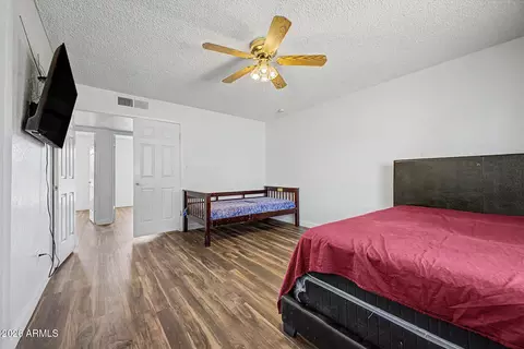 Bedroom - 4447 N 77th Dr, Phoenix, AZ 85033 photo 2 of 2
