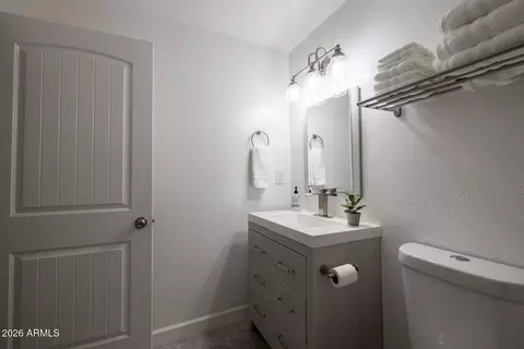 Bath - 3726 E Winchcomb Dr, Phoenix, AZ 85032 photo 5 of 5
