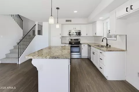 8913 W Marconi Ave, Peoria, AZ 85382