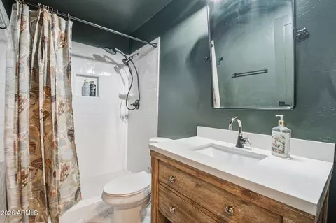 Bath - 2709 E Tamarisk St, Gilbert, AZ 85296 photo 5 of 5