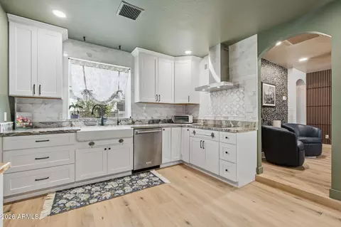 Kitchen - 2709 E Tamarisk St, Gilbert, AZ 85296 photo 4 of 5