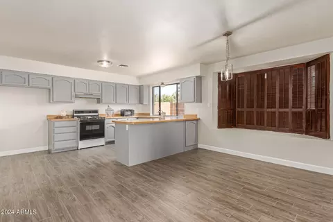 Kitchen - 9641 N 13th Ave, Phoenix, AZ 85021 photo 1 of 3