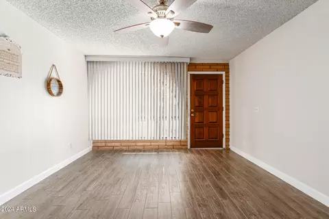 Living - 9641 N 13th Ave, Phoenix, AZ 85021 photo 2 of 3