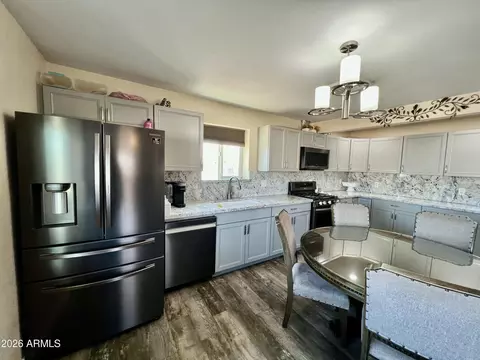 Kitchen - 662 N Ironwood Dr, Apache Junction, AZ 85120 photo 2 of 4