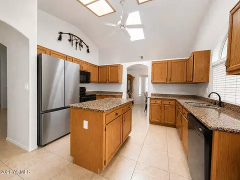 Kitchen - 2313 E Rockledge Rd, Phoenix, AZ 85048 photo 2 of 2