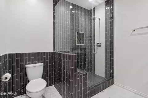 Bath - 1455 W Heather Ave, Gilbert, AZ 85233 photo 8 of 9