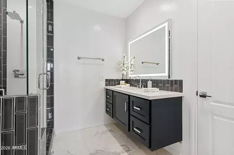 Bath - 1455 W Heather Ave, Gilbert, AZ 85233 photo 9 of 9