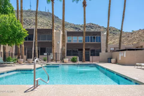 1601 W Sunnyside Dr #121, Phoenix, AZ 85029