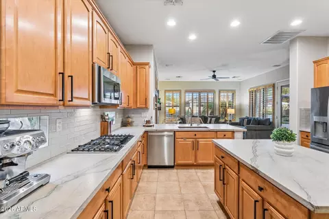 Kitchen - 40407 N Blaze Trl, Anthem, AZ 85086 photo 2 of 3