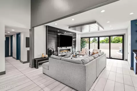 Living - 711 W Northern Ave, Phoenix, AZ 85021 photo 2 of 2