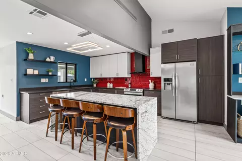 Kitchen - 711 W Northern Ave, Phoenix, AZ 85021 photo 1 of 2