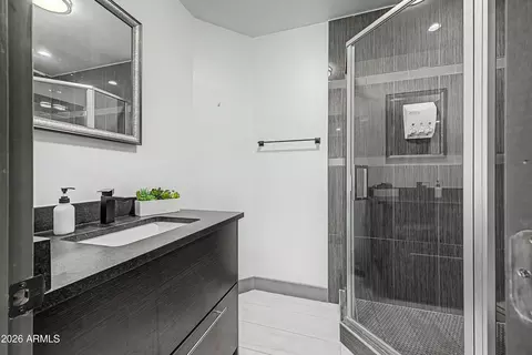 Bath - 711 W Northern Ave, Phoenix, AZ 85021 photo 3 of 3