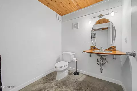 Bath - 914 E Osborn Rd #417, Phoenix, AZ 85014 photo 3 of 3