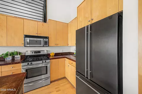 Kitchen - 914 E Osborn Rd #417, Phoenix, AZ 85014 photo 3 of 6
