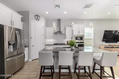 Kitchen - 2314 E Questa Dr, Phoenix, AZ 85024 photo 2 of 4