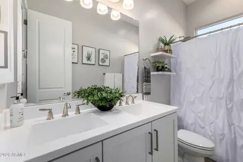 Bath - 2314 E Questa Dr, Phoenix, AZ 85024 photo 3 of 4