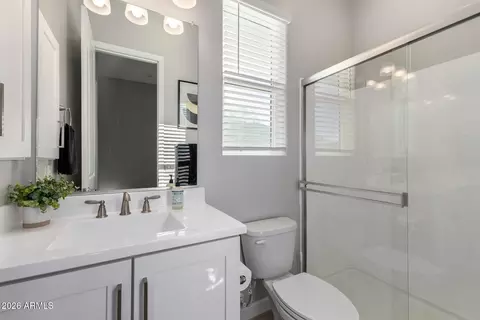 Bath - 2314 E Questa Dr, Phoenix, AZ 85024 photo 4 of 4
