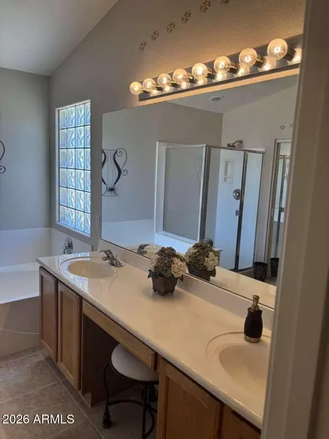Bath - 4130 W Alex Loop, Phoenix, AZ 85083 photo 1 of 2