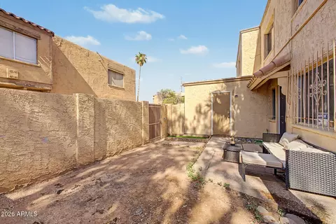 Exterior - 4630 E Pueblo Ave, Phoenix, AZ 85040 photo 5 of 6