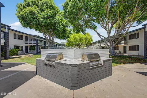 Exterior - 721 E Montebello Ave #210, Phoenix, AZ 85014 photo 4 of 11