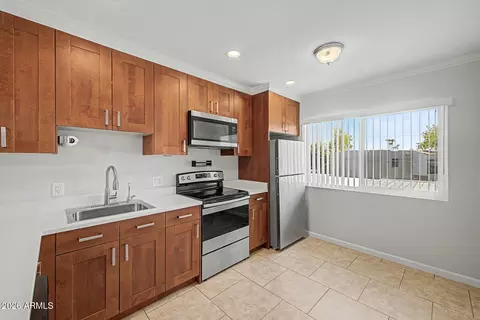 Kitchen - 721 E Montebello Ave #210, Phoenix, AZ 85014 photo 1 of 2