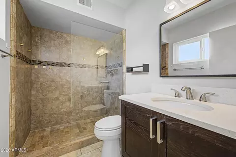 Bath - 721 E Montebello Ave #210, Phoenix, AZ 85014 photo 1 of 3