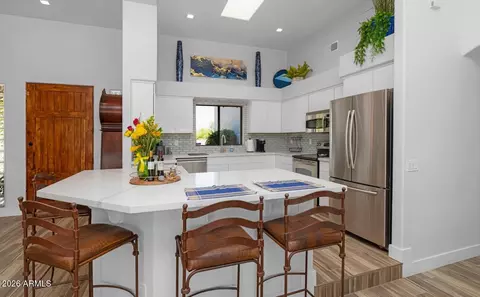Kitchen - 35522 N 11th Ave, Phoenix, AZ 85086 photo 2 of 4