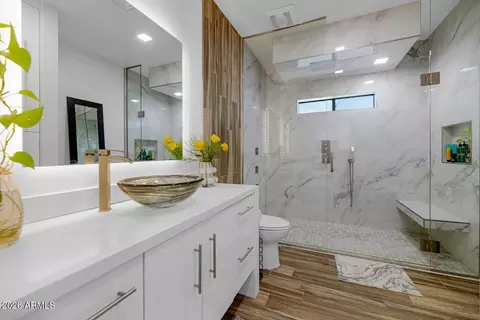 Bath - 35522 N 11th Ave, Phoenix, AZ 85086 photo 2 of 2