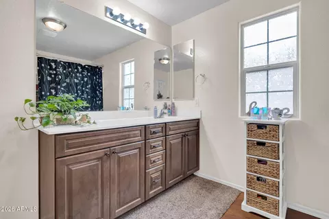 Bath - 5405 W Warner St, Phoenix, AZ 85043 photo 2 of 3