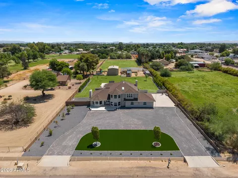 7031 N Perryville Rd, Waddell, AZ 85355