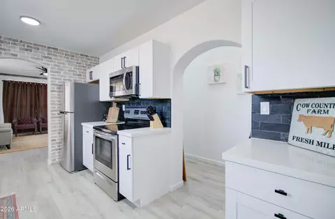 Kitchen - 258 S Sutherland St, Globe, AZ 85501 photo 4 of 5
