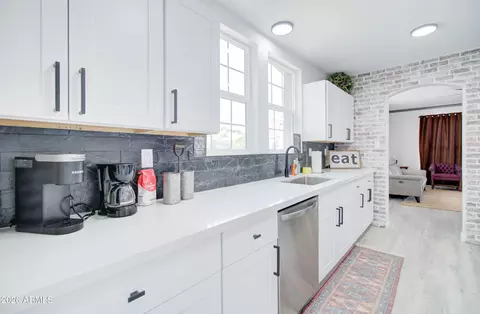 Kitchen - 258 S Sutherland St, Globe, AZ 85501 photo 5 of 5