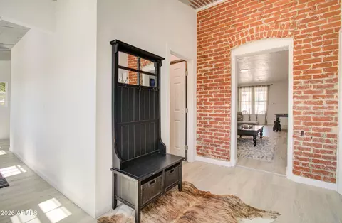 Entry Way - 258 S Sutherland St, Globe, AZ 85501 photo 7 of 7