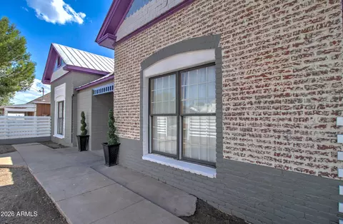 Exterior - 258 S Sutherland St, Globe, AZ 85501 photo 2 of 2