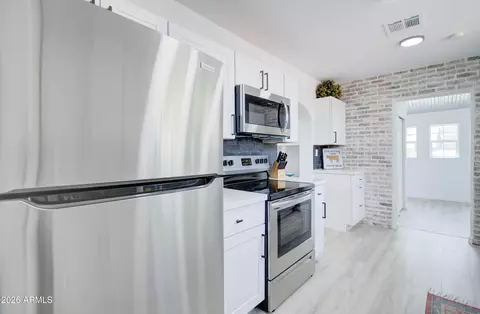 Kitchen - 258 S Sutherland St, Globe, AZ 85501 photo 3 of 5