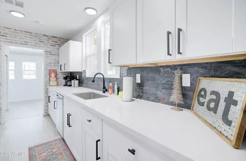 Kitchen - 258 S Sutherland St, Globe, AZ 85501 photo 2 of 5